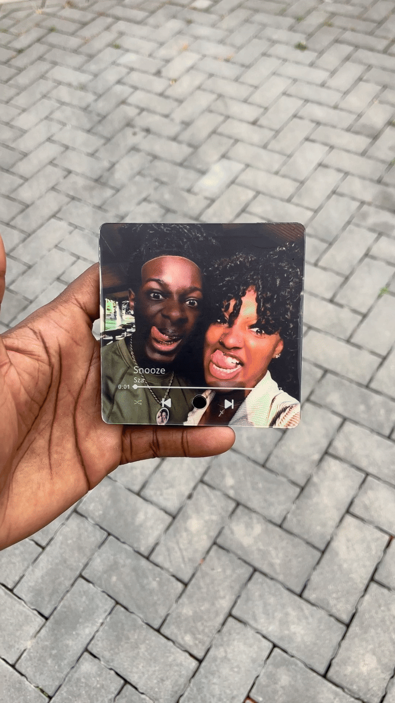 PETITE MELODY MAGNET